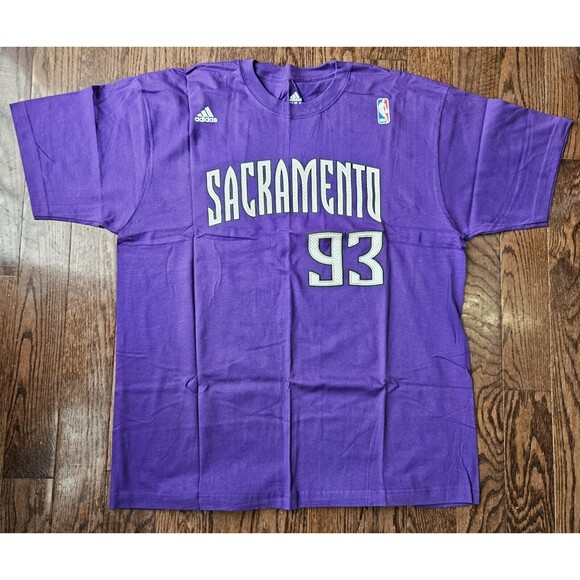 VINTAGE ARTEST SACRAMENTO KINGS NBA BASKETBALL T-SHIRT Size L - Picture 1 of 8